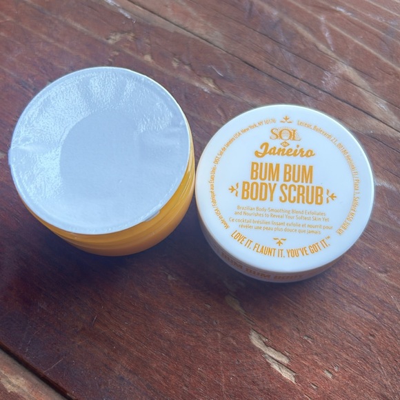 Love it flaunted you’ve got it - Picture 3 of 3